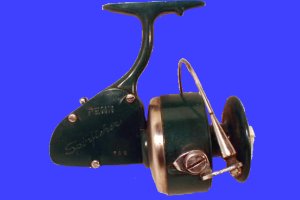 Vintage PENN Reel Spinfisher 704 Greenie Spinning Fishing Reel Made in USA  *READ